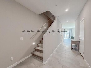 2269 W Echo Ln in Phoenix, AZ - Foto de edificio - Building Photo