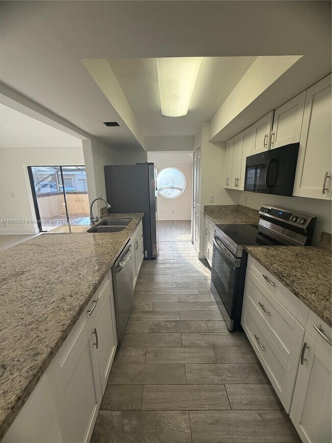 11692 NW 20th Dr in Coral Springs, FL - Building Photo - Building Photo