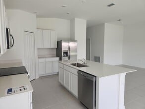 4753 Golden Knight Blvd in Kissimmee, FL - Building Photo - Building Photo