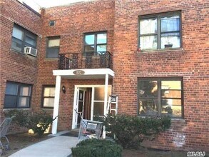 102 Division Ave-Unit -1 D in Levittown, NY - Building Photo - Building Photo