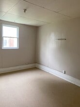 1114 Seymour Ave, Unit 2 in Lansing, MI - Building Photo - Building Photo