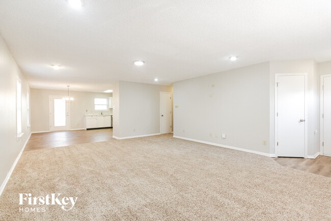 6633 Sonesta Dr in Indianapolis, IN - Building Photo - Building Photo