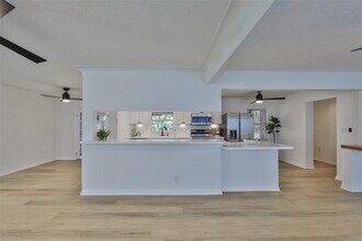 6145 1st Ave N in St. Petersburg, FL - Building Photo - Building Photo