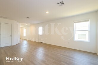 8011 Nube Medina, Unit F23 in San Antonio, TX - Foto de edificio - Building Photo