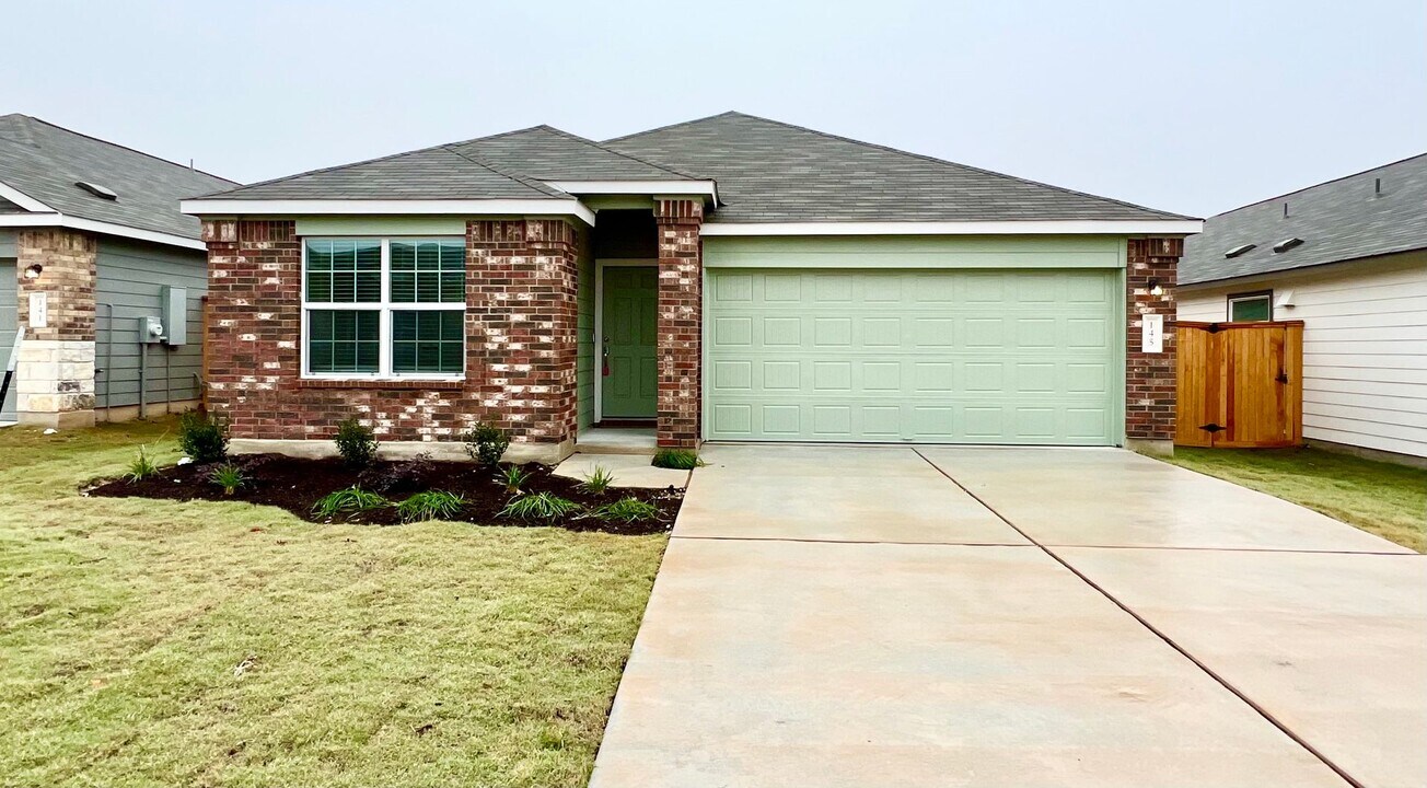 145 Perfect World Lp in Jarrell, TX - Building Photo