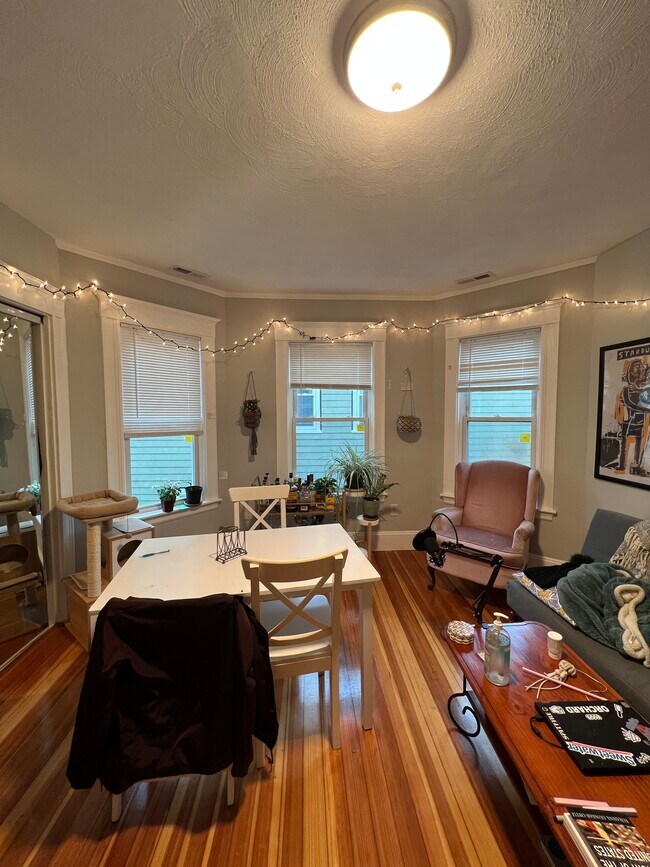 307 Highland Ave, Unit #3 in Somerville, MA - Building Photo - Building Photo