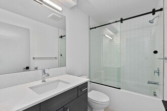5916B Fauntleroy Wy SW in Seattle, WA - Building Photo - Building Photo