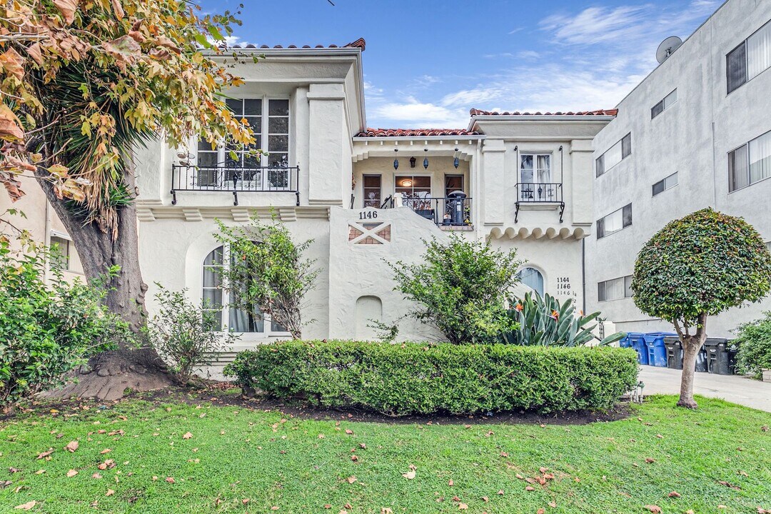 1144 S Wooster St in Los Angeles, CA - Building Photo