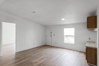571 Lindsey Dr in Lakeland, FL - Building Photo - Building Photo