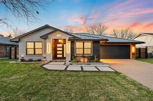 2914 Cripple Creek Trail in Grapevine, TX - Building Photo