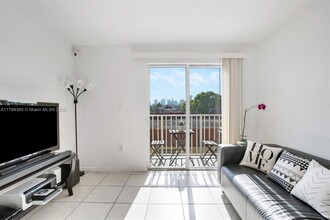 1349 SW 3rd St in Miami, FL - Building Photo - Building Photo
