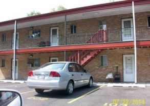 3204 Lebanon Ave in Zion, IL - Building Photo