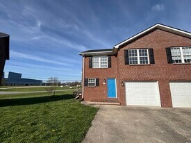 312 Parker Pl in Nicholasville, KY - Building Photo