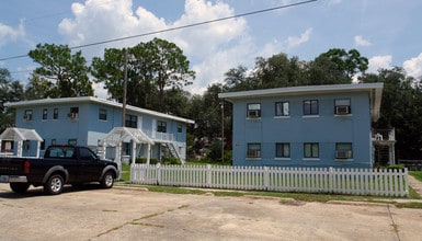 154 Westview Ave in Valparaiso, FL - Foto de edificio - Building Photo