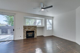 10505 Jeremy Ridge Ave in Las Vegas, NV - Building Photo - Building Photo