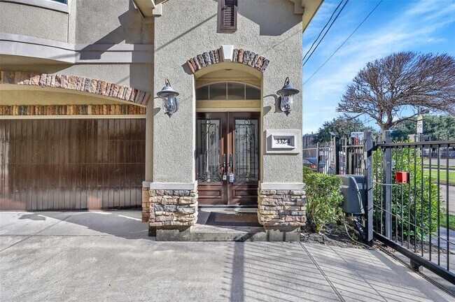 3324 Chenevert St in Houston, TX - Building Photo - Building Photo