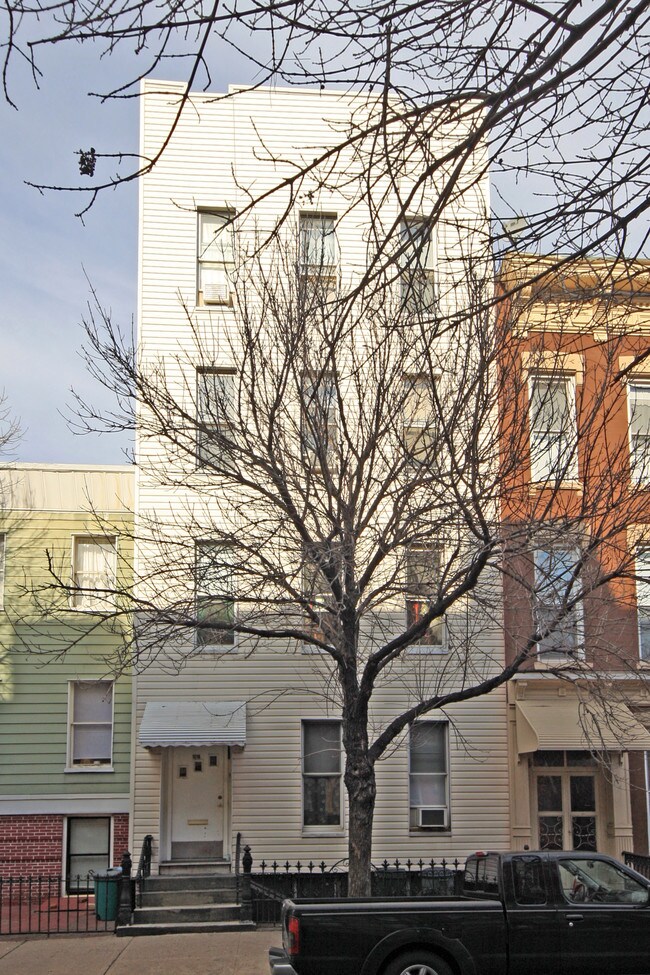 101a India St in Brooklyn, NY - Building Photo - Building Photo