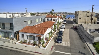 Casa Bahia Apartments in Newport Beach, CA - Building Photo - Building Photo