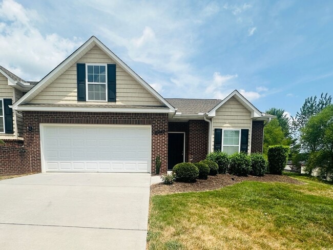 6949 Pemmbrooke Shire Ln in Knoxville, TN - Building Photo - Building Photo