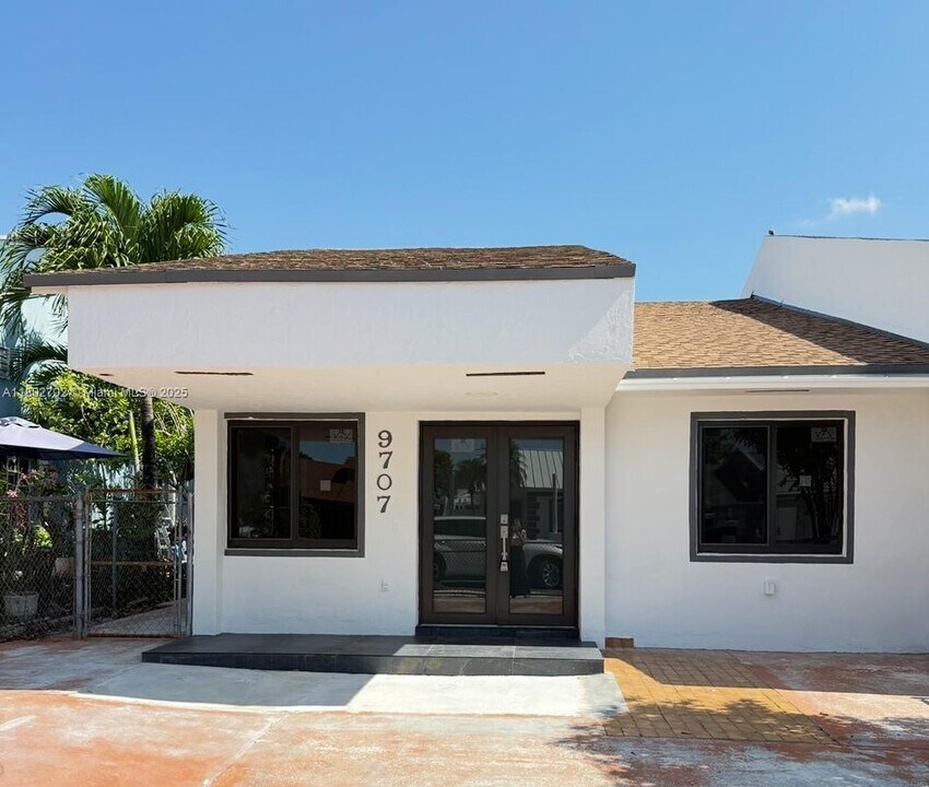 9707 SW 1st Terrace in Miami, FL - Building Photo