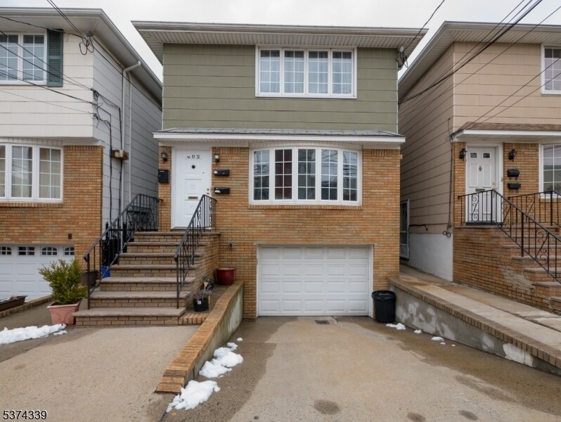 402 N 5th St in Harrison, NJ - Building Photo