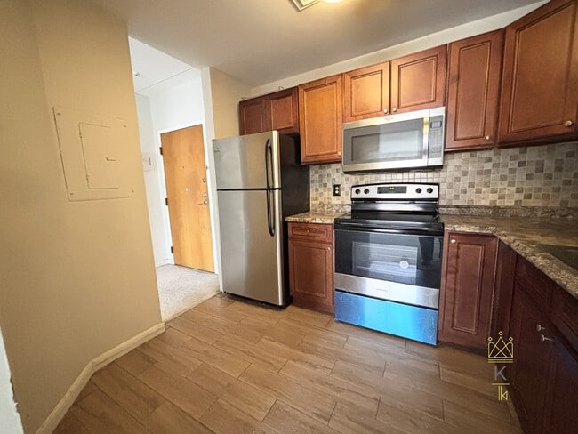 14 Heron St, Unit 208 in Boston, MA - Foto de edificio - Building Photo