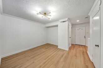 205 Granberry St in Humble, TX - Building Photo - Building Photo