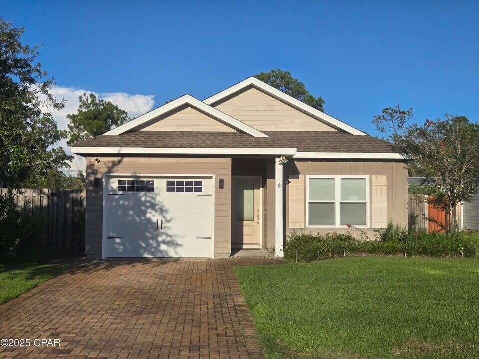 138 Kaelyn Ln in Port St. Joe, FL - Building Photo