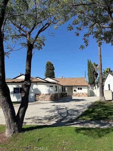9762 Stanwin Ave in Los Angeles, CA - Building Photo - Building Photo