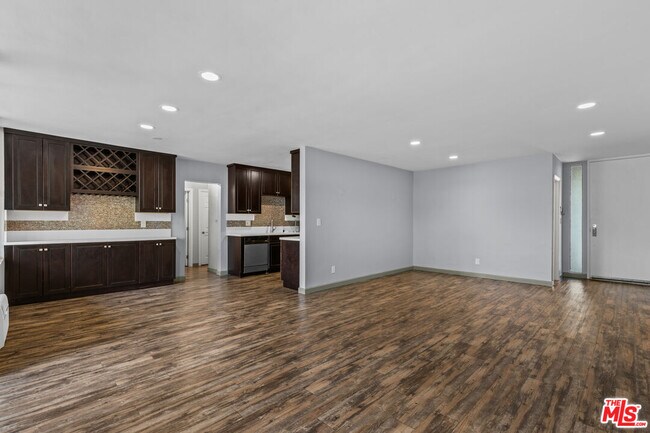 property at 1200 Flores St