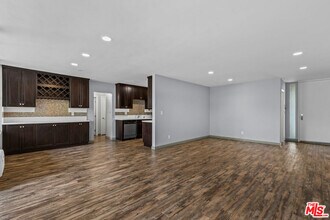 1200 Flores St in West Hollywood, CA - Building Photo - Building Photo