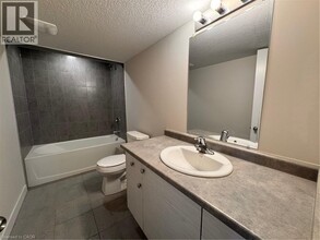 1170 Bethel Rd in Kitchener, ON - Building Photo - Building Photo