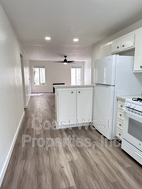 3539 Roosevelt St in Carlsbad, CA - Building Photo - Building Photo
