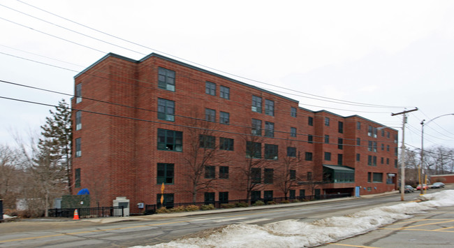 Kennebec Plaza Apartments in Augusta, ME - Building Photo - Building Photo