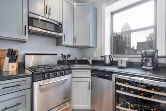 249 E 48th St in New York, NY - Building Photo - Building Photo