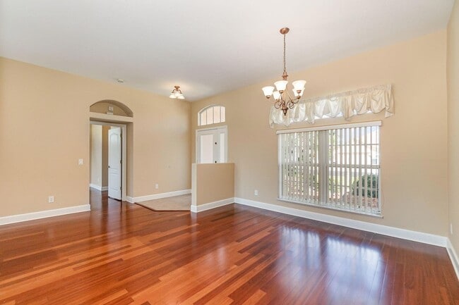 611 Oceanside Blvd in Indialantic, FL - Foto de edificio - Building Photo