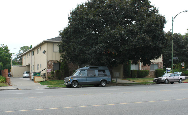 3930 Hamilton Ave in Campbell, CA - Foto de edificio - Building Photo