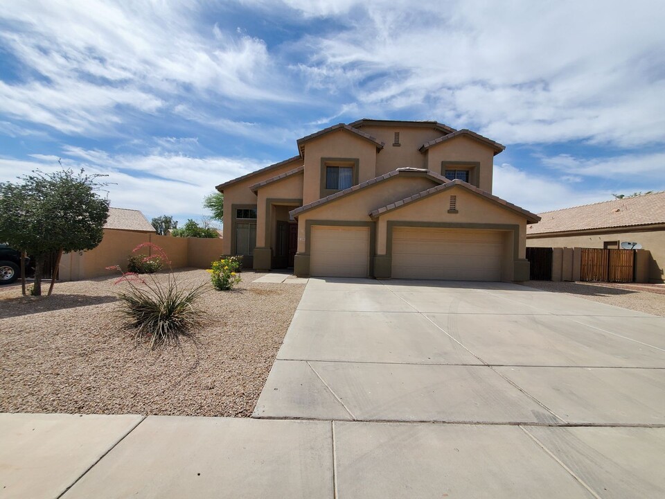 3280 E Lark Ct in Gilbert, AZ - Building Photo