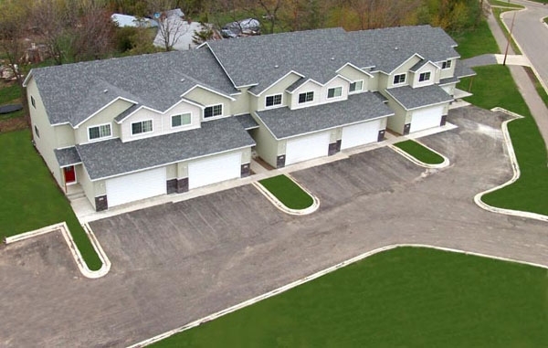 Willowbrook Townhomes in Mankato, MN - Building Photo