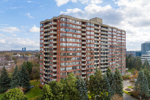 Observatory Place, Tower 2 in Richmond Hill, ON - Building Photo
