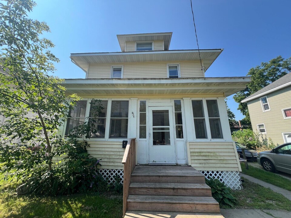 926 2nd St NW in Rochester, MN - Building Photo