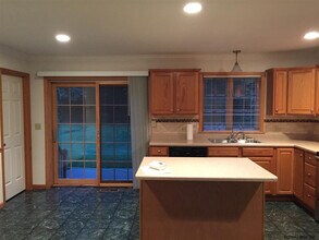 8 Red Maple Ln in Clifton Park, NY - Building Photo - Building Photo