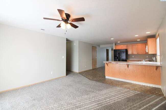 8204 Langara Dr in Pasco, WA - Building Photo - Building Photo