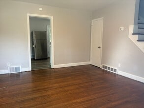 711 Chestnut Dr in High Point, NC - Building Photo - Building Photo