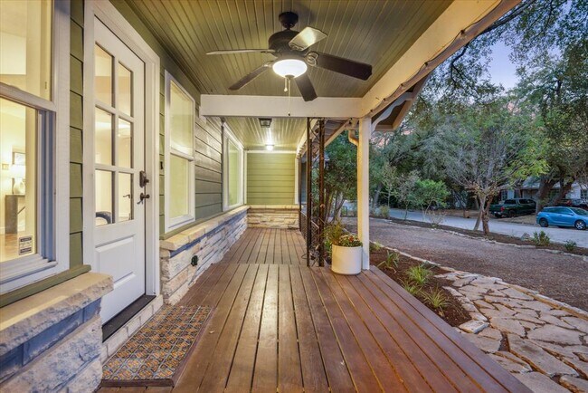 1804 E 39th St in Austin, TX - Building Photo - Building Photo