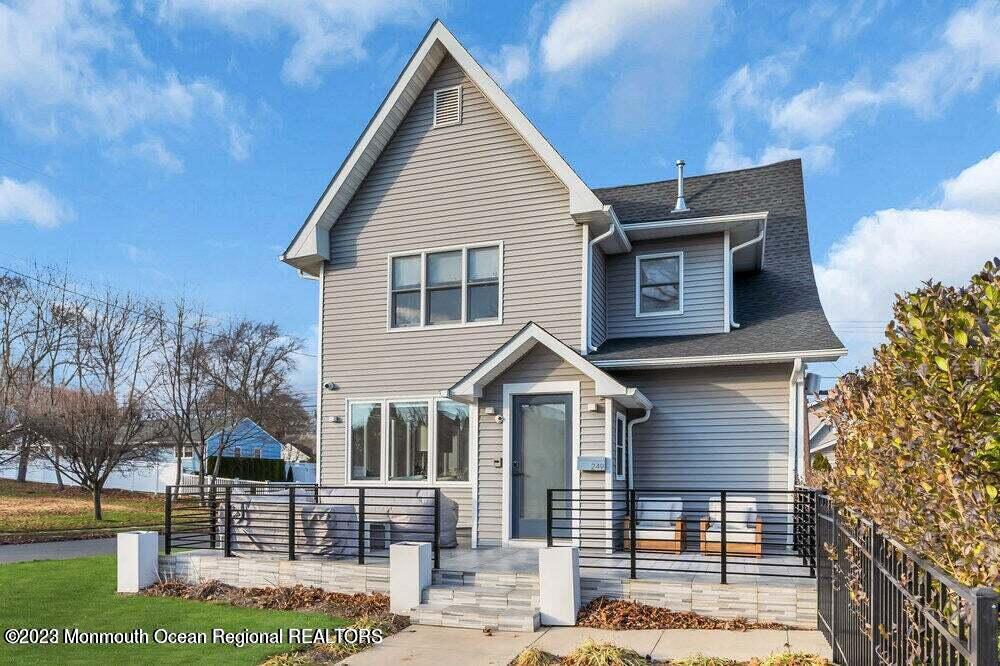 249 Dixon Ave in Long Branch, NJ - Building Photo
