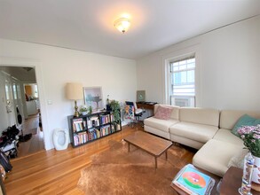160 Norfolk St, Unit 3 in Cambridge, MA - Building Photo - Building Photo