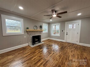 410 Gann St in Lowell, NC - Building Photo - Building Photo