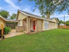 3711 23rd St N in Texas City, TX - Building Photo