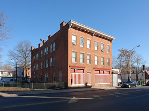 168 Albany Ave in Hartford, CT - Building Photo - Building Photo